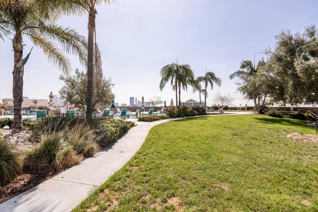 Appartamento Luxury High Rise Amazlng Views & Secured Parking